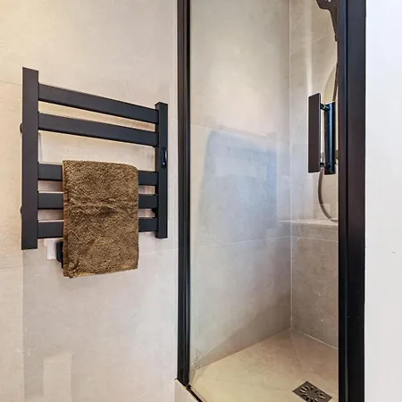Loulib I Electio Apartment *